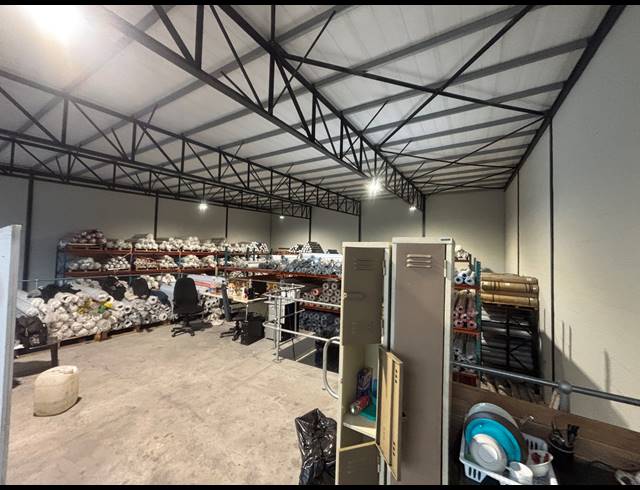 518M² WAREHOUSE TO LET IN STIKLAND INDUSTRIAL
